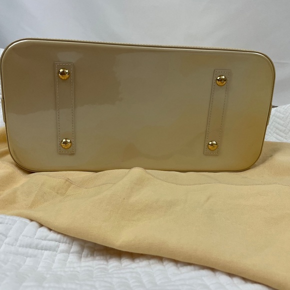 Louis Vuitton (Blanc Corail color) Alma GM Monogram Bag (from 2011) - Picture 6 of 16